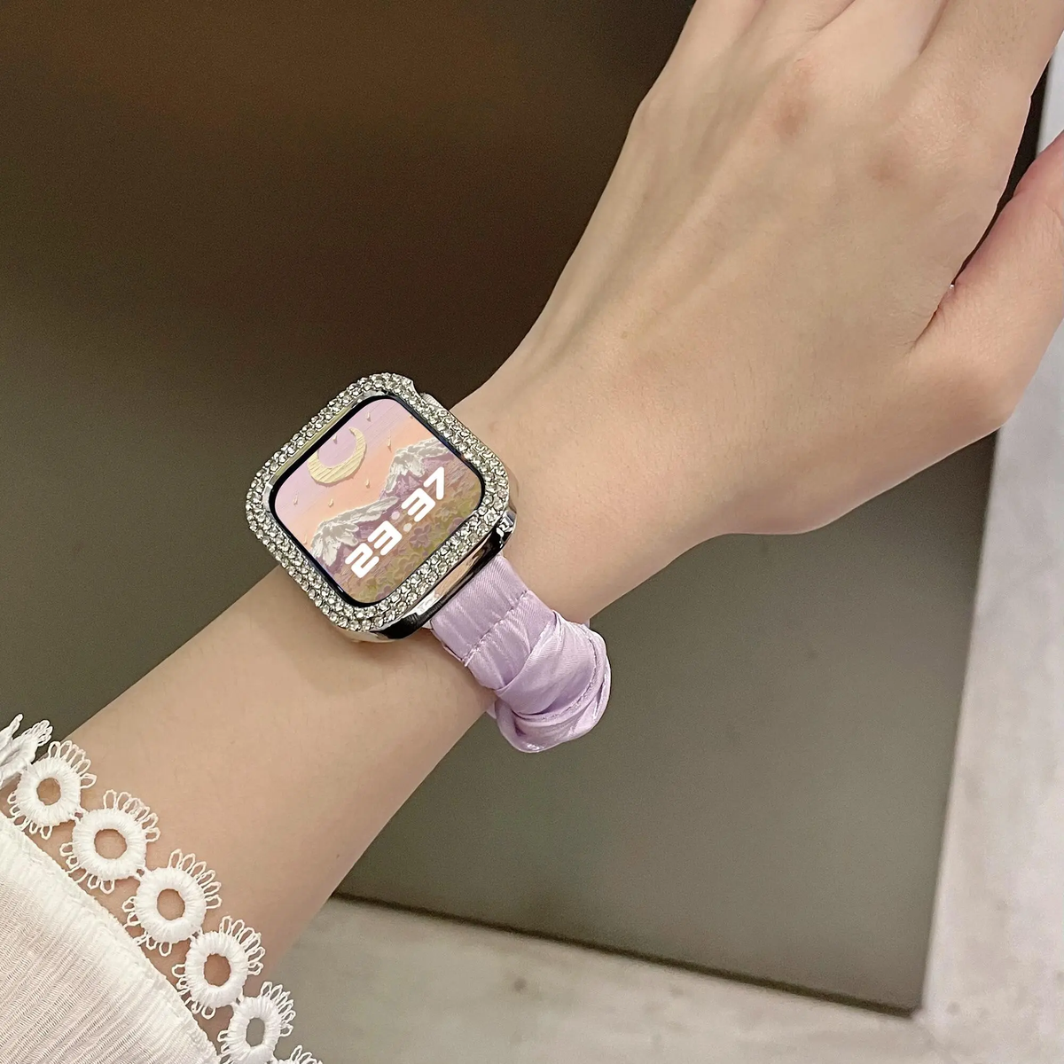 Pearlescent scrunchie Apple Watch band - detail photo 20