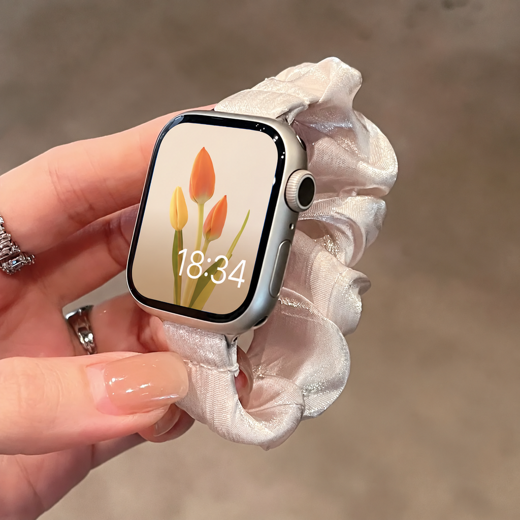 Pearlescent scrunchie Apple Watch band - detail photo 26