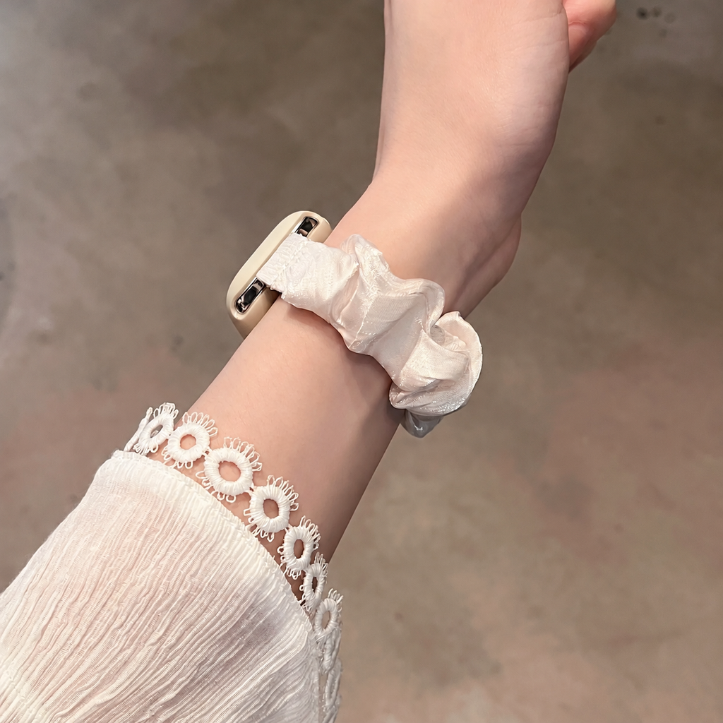 Pearlescent scrunchie Apple Watch band - detail photo 29