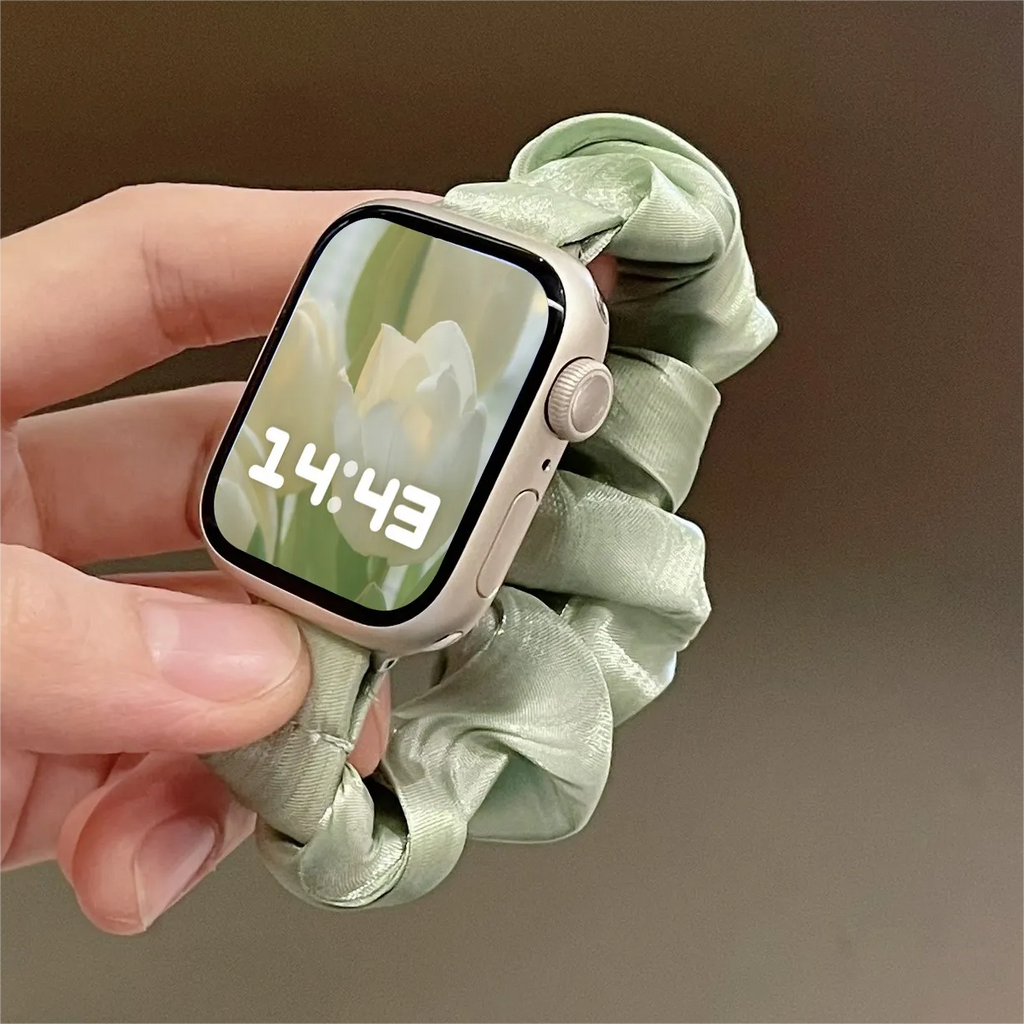 Pearlescent scrunchie Apple Watch band - product photo 6
