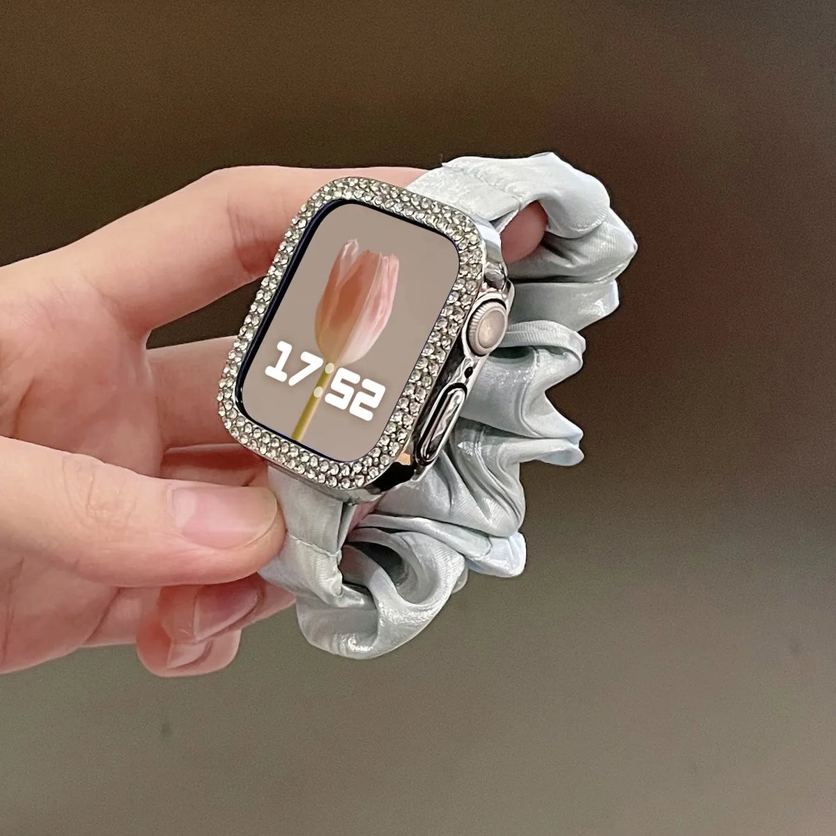 Pearlescent scrunchie Apple Watch band - product photo 7