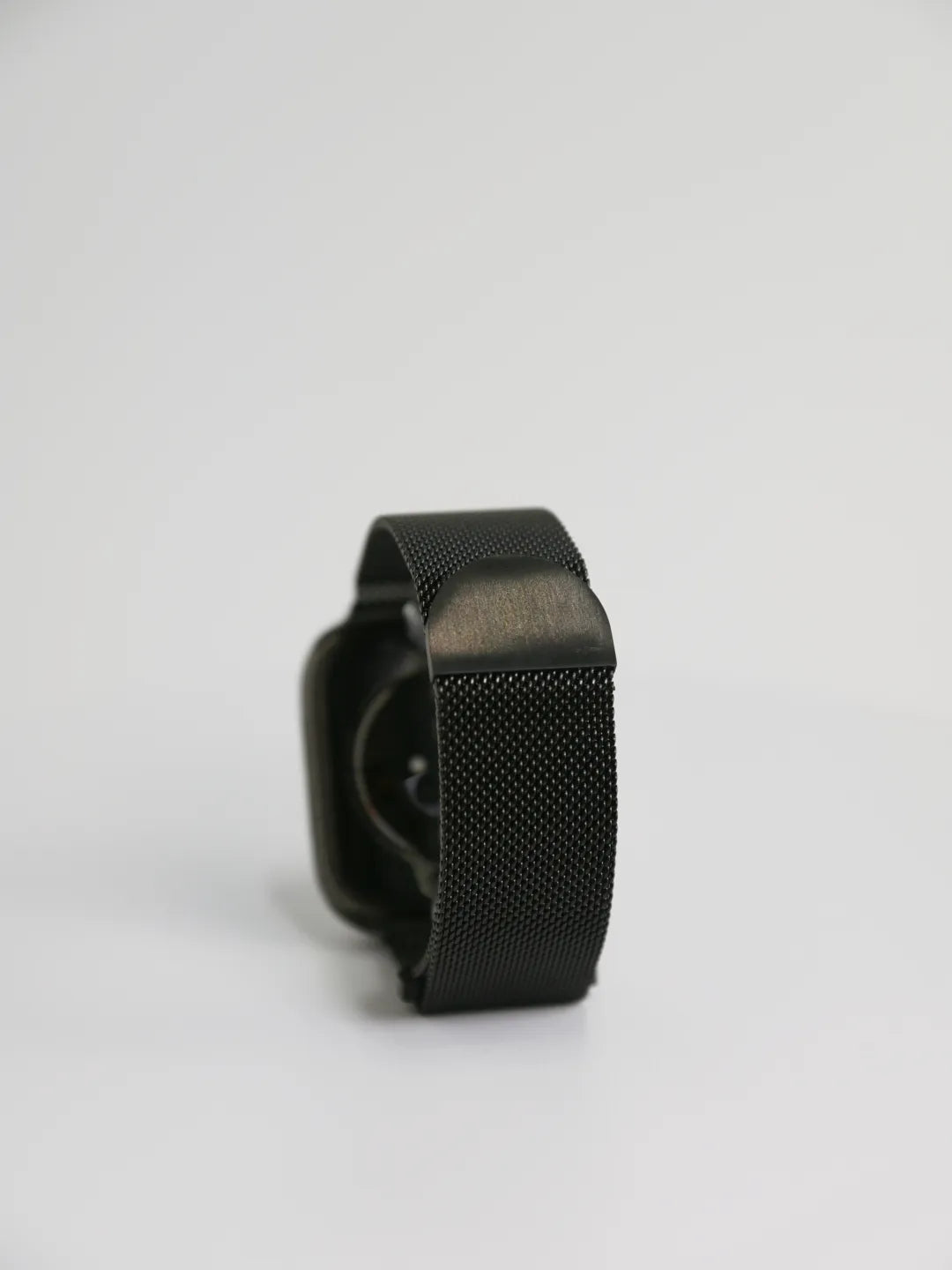 SpiritBand适用苹果iWatch新款圆扣升级米兰尼斯磁吸回环表带 · 枪灰 384041mm(1-9代se)苹果表盘适用 商品图 6