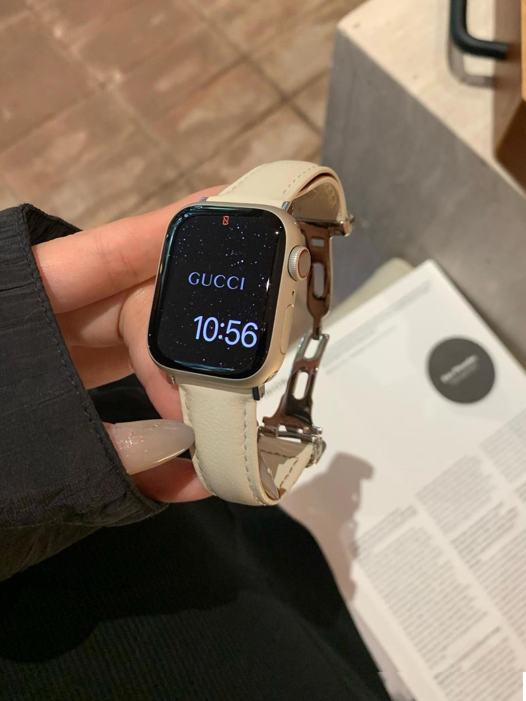 Adjustable Double-D Butterfly-Clasp Vintage Genuine Leather Band for Apple Watch Series 10/9/8/7/6/5 and SE, detail view 6