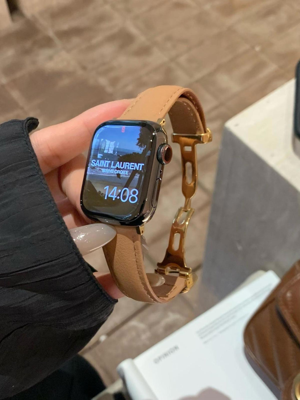 Adjustable Double-D Butterfly-Clasp Vintage Genuine Leather Band for Apple Watch Series 10/9/8/7/6/5 and SE, detail view 12