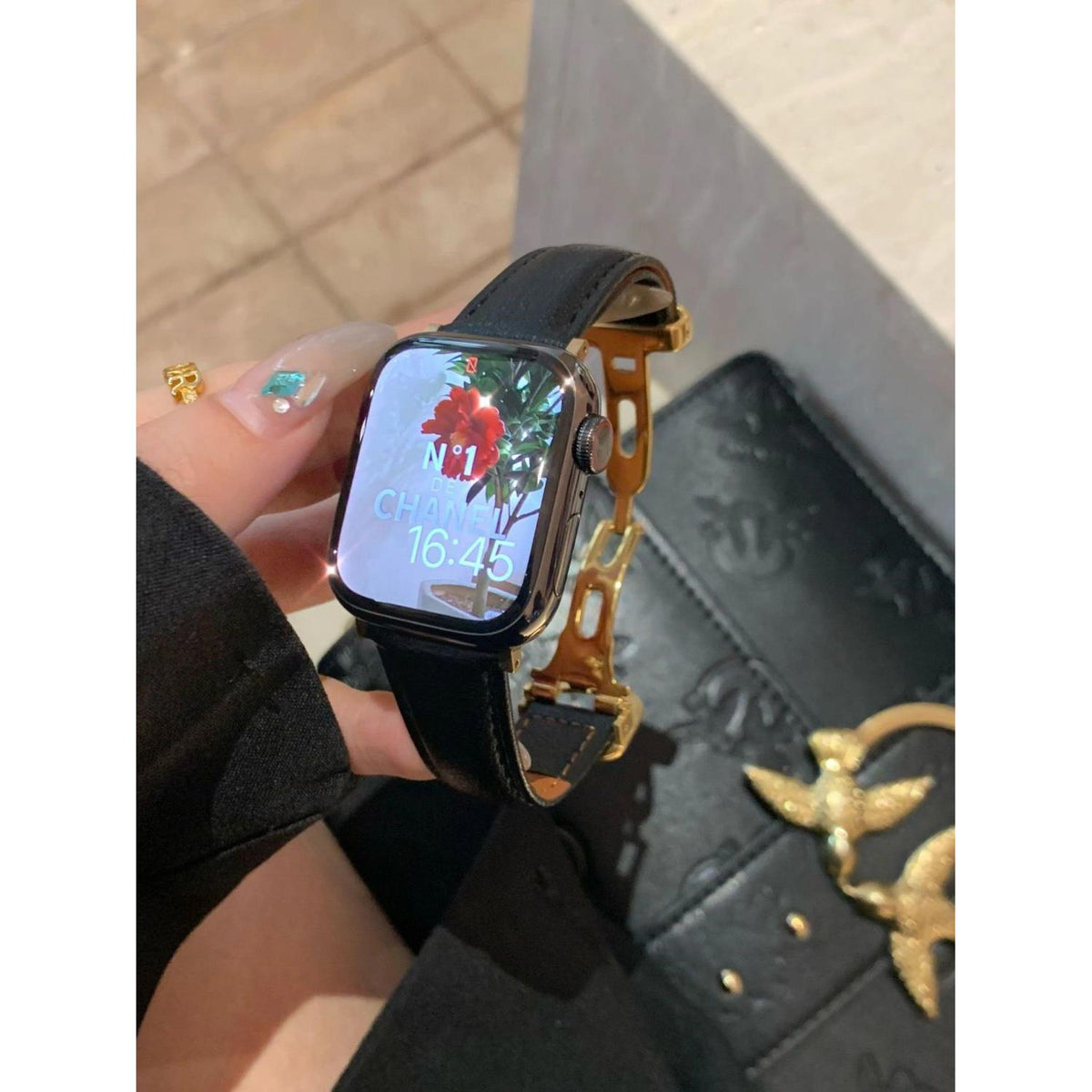 Adjustable Double-D Butterfly-Clasp Vintage Genuine Leather Band for Apple Watch Series 10/9/8/7/6/5 and SE, main view 3