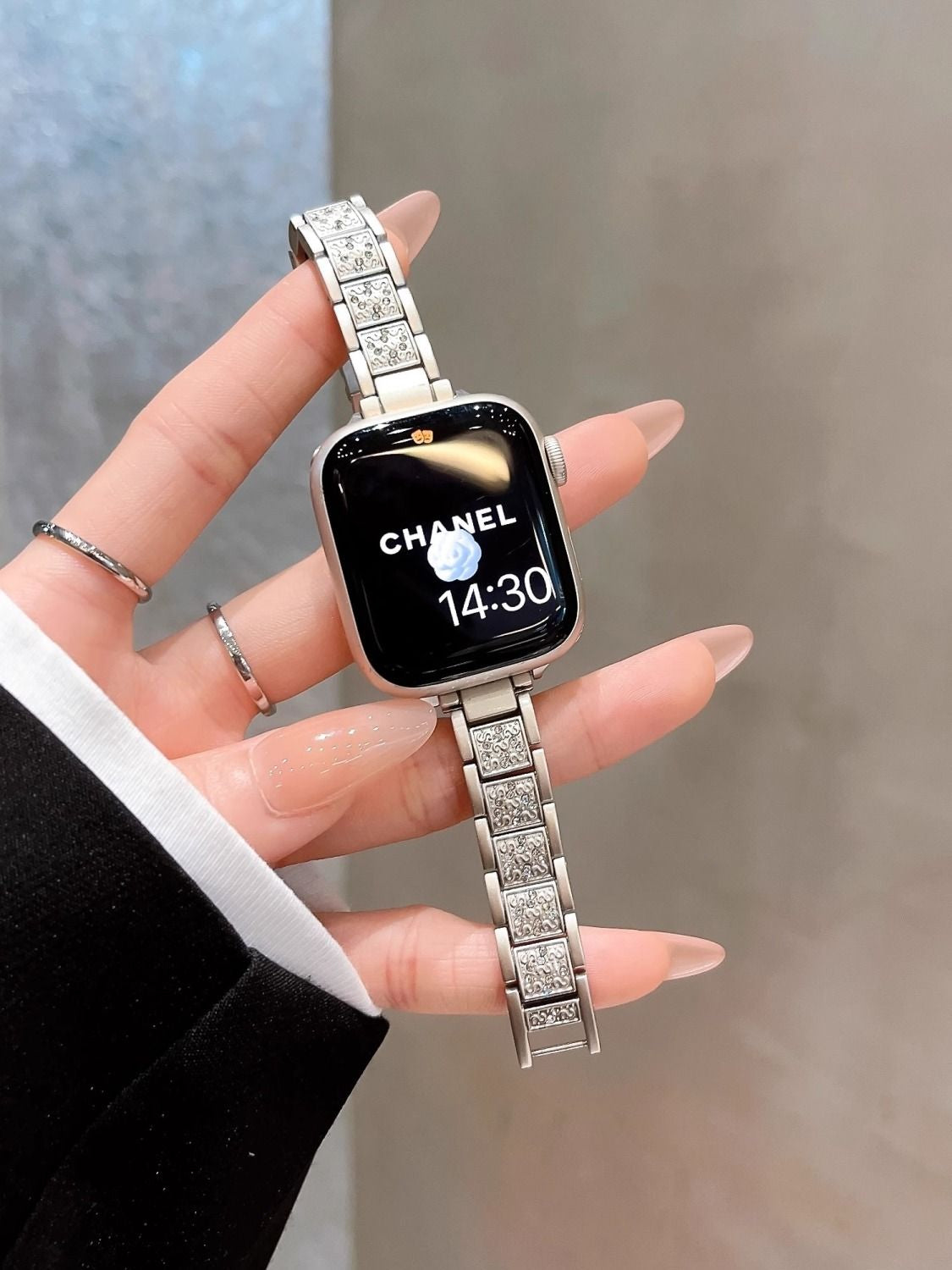 Slim Full-Rhinestone Metal Chain Band for Apple Watch Series 11/10/9/8/7/6/5/4 and SE, detail view 4