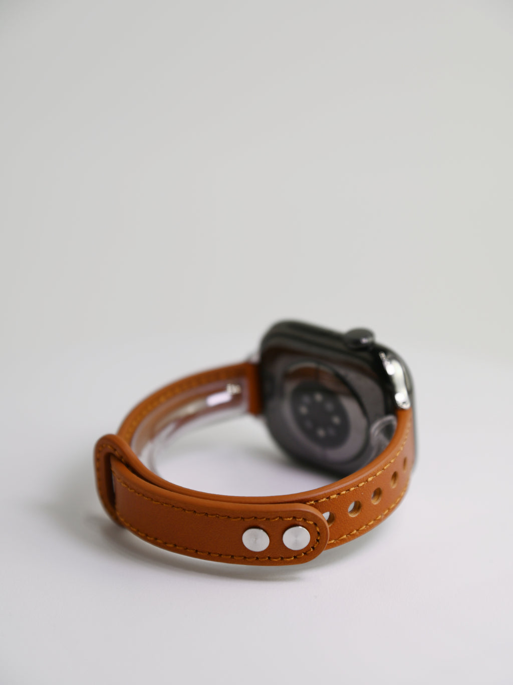 Double-Stud Slim-Waist Genuine Leather iWatch Band for Apple Watch Series 6/7/9/10/12 and SE, main view 3