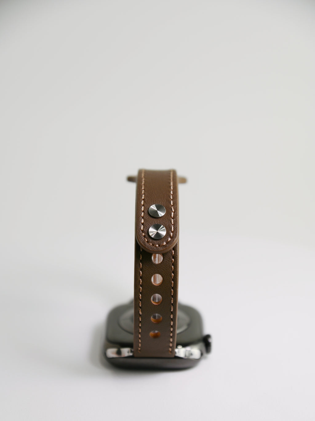 Double-Stud Slim-Waist Genuine Leather iWatch Band for Apple Watch Series 6/7/9/10/12 and SE, main view 8
