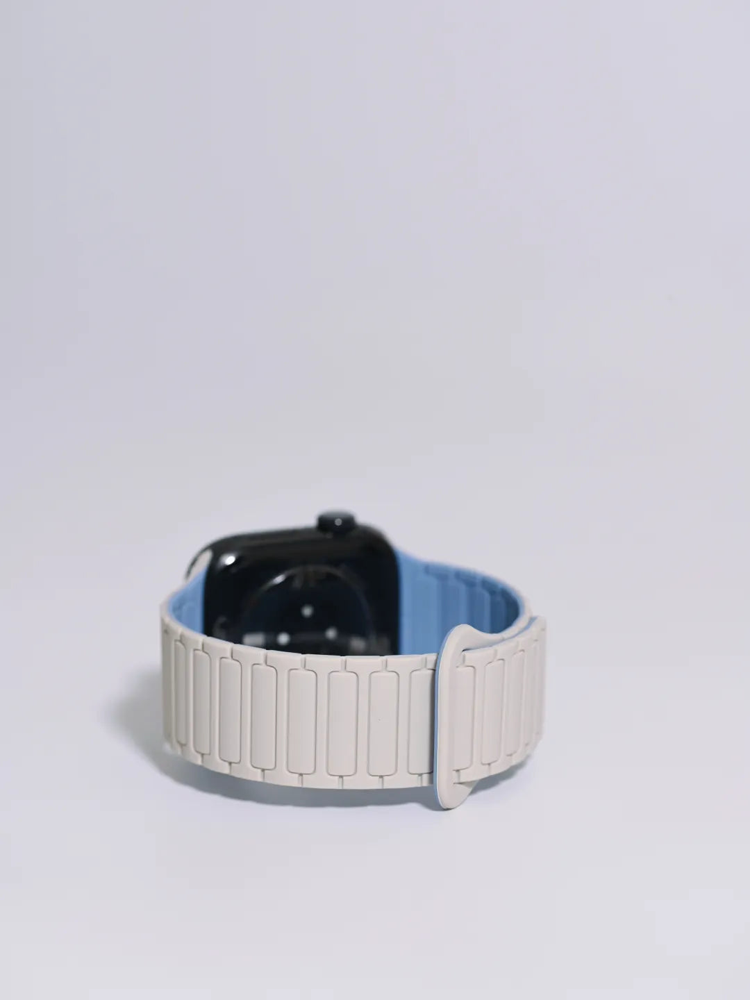 Second-Generation Triple-Stud Magnetic Silicone Band for Apple Watch SE, Series 7–10 and Ultra, view 1