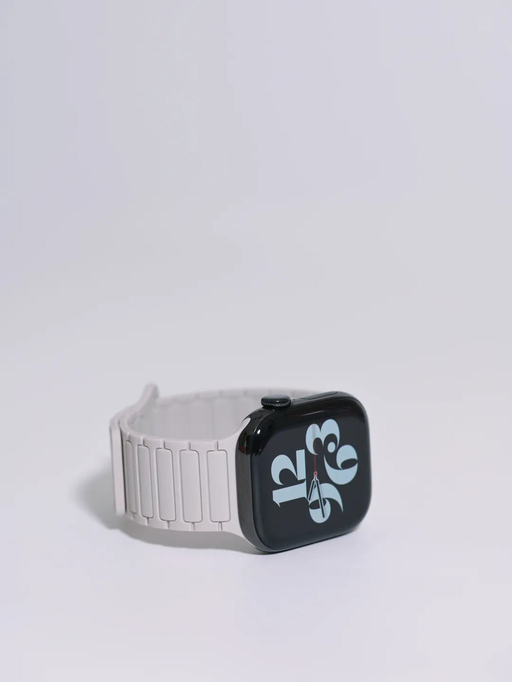 Second-Generation Triple-Stud Magnetic Silicone Band for Apple Watch SE, Series 7–10 and Ultra, view 4