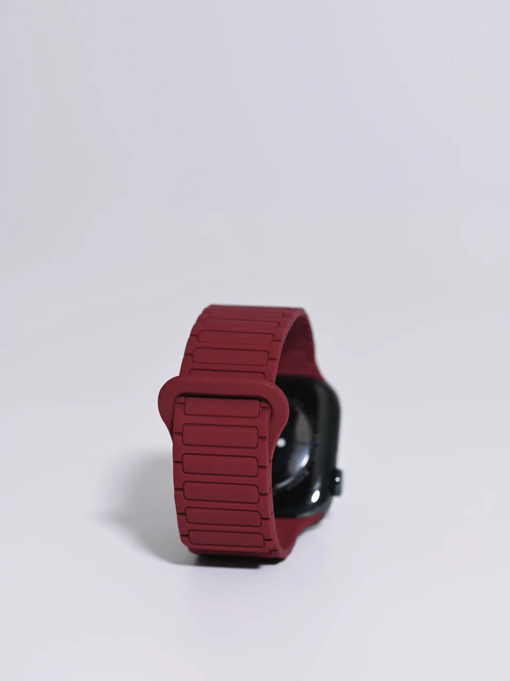 Second-Generation Triple-Stud Magnetic Silicone Band for Apple Watch SE, Series 7–10 and Ultra, view 7