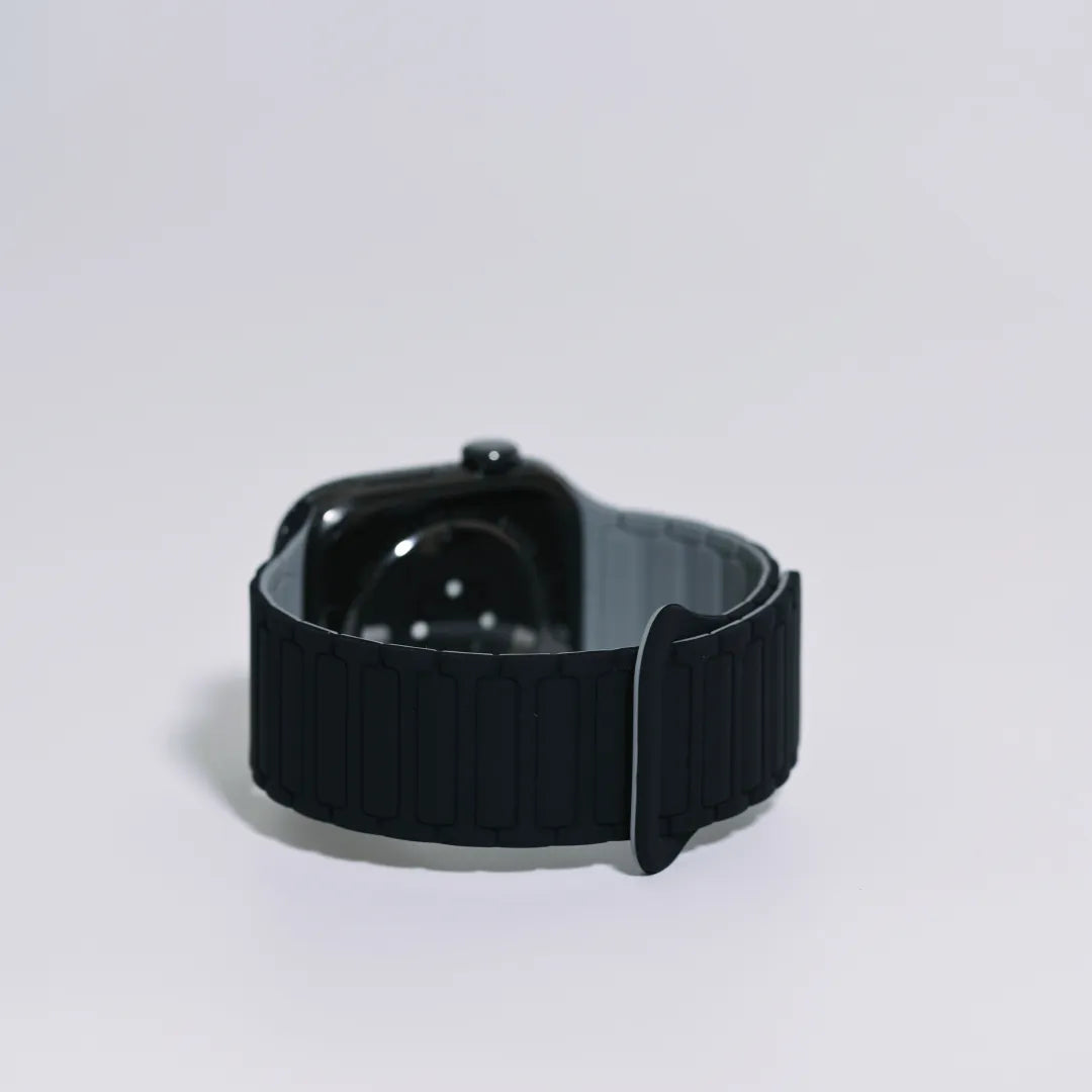 Second-Generation Triple-Stud Magnetic Silicone Band for Apple Watch SE, Series 7–10 and Ultra, Black / Gray