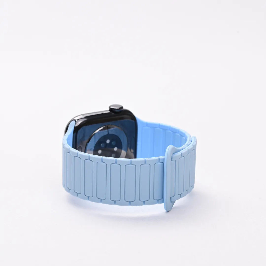 Second-Generation Triple-Stud Magnetic Silicone Band for Apple Watch SE, Series 7–10 and Ultra, Cloud Blue