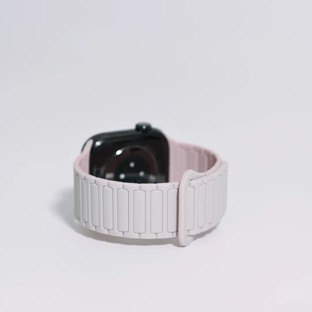 Second-Generation Triple-Stud Magnetic Silicone Band for Apple Watch SE, Series 7–10 and Ultra, Starlight / Oxford Pink