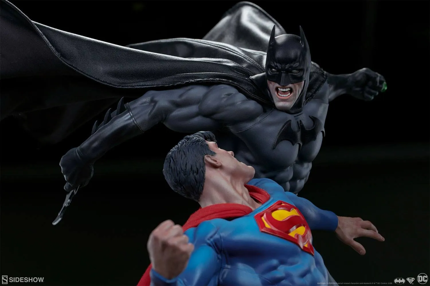 [Pre-Order] SIDESHOW COLLECTIBLES - BATMAN VS SUPERMAN DIORAMA