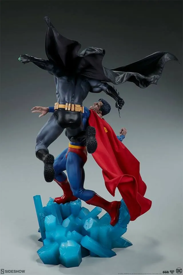 [Pre-Order] SIDESHOW COLLECTIBLES - BATMAN VS SUPERMAN DIORAMA