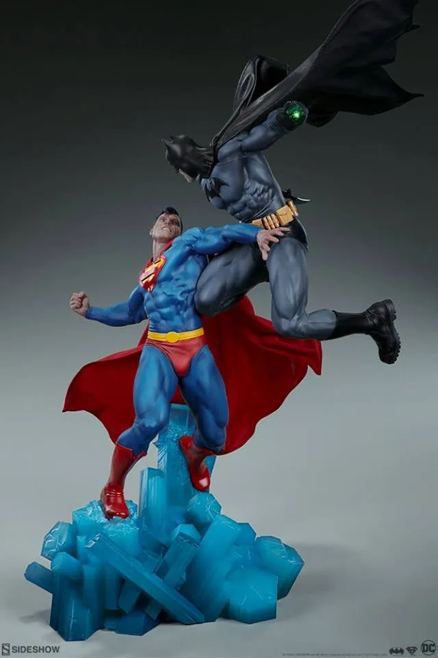 [Pre-Order] SIDESHOW COLLECTIBLES - BATMAN VS SUPERMAN DIORAMA