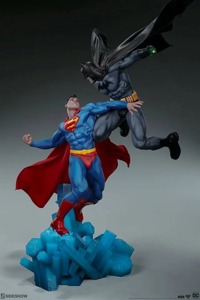 [Pre-Order] SIDESHOW COLLECTIBLES - BATMAN VS SUPERMAN DIORAMA