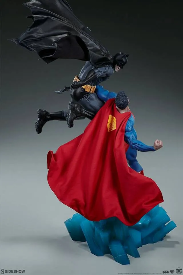 [Pre-Order] SIDESHOW COLLECTIBLES - BATMAN VS SUPERMAN DIORAMA