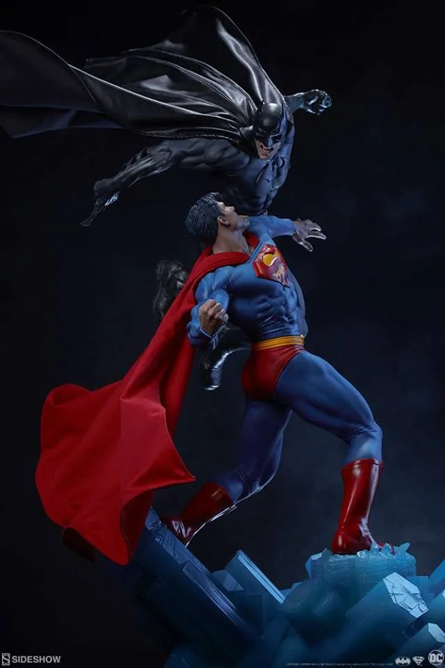 [Pre-Order] SIDESHOW COLLECTIBLES - BATMAN VS SUPERMAN DIORAMA