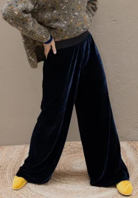 Silk Velvet Pants Iris with elastic waist night blue - Obidi