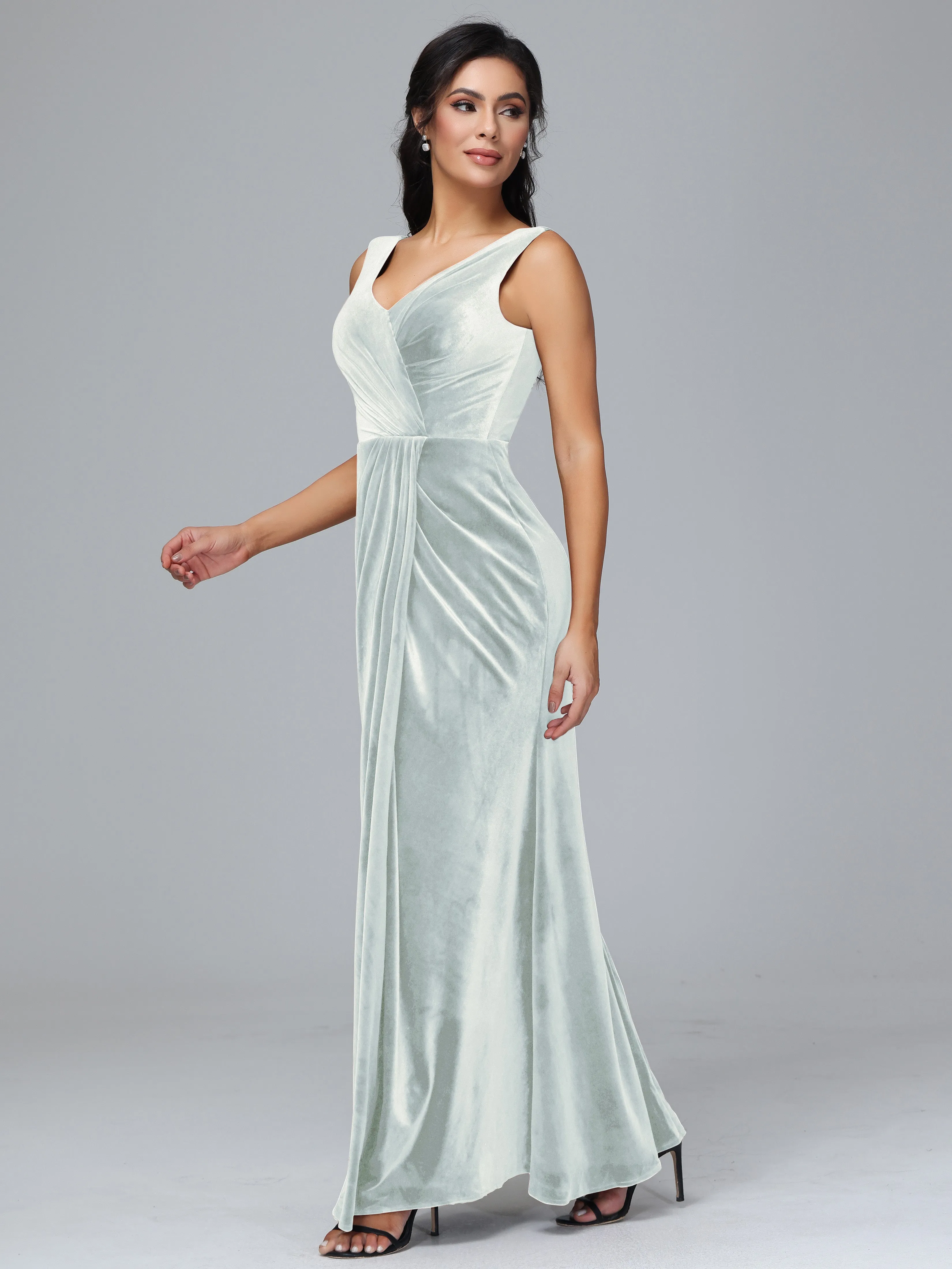 Sleeveless Pleats V-Back Plus Size Bridesmaid Dresses